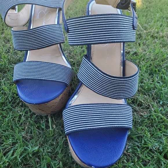 Jessica Simpson navy and white wedges - Picture 2 of 6